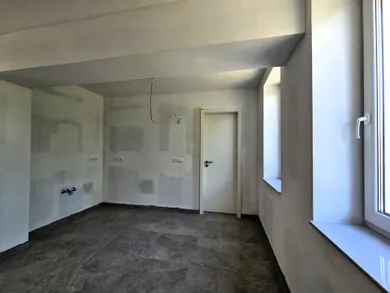 Na predaj 4-izbový byt, 102 m², Darnózseli
