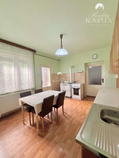 Na predaj 4-izbový dom, 190 m², Trhová Hradská