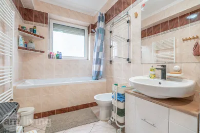 Na predaj 3-izbový byt, 90 m², Trenčín, Staničná
