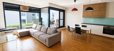 Na predaj 3-izbový byt, 99 m², Bratislava-Nové Mesto, Na varte