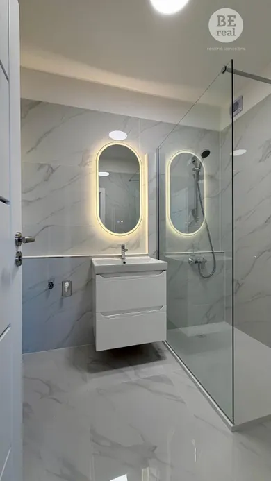 Na prenájom 2-izbový byt, 59 m², Pezinok, Sasinkova