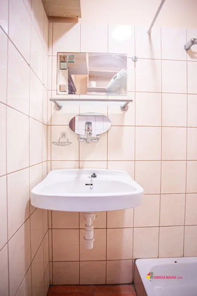 Na predaj 1-izbový byt, 30 m², Dubnica nad Váhom, Bratislavská