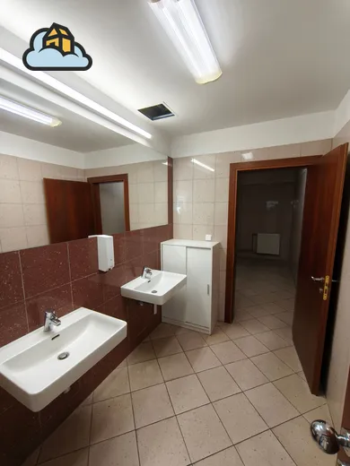 Na prenájom komerčné, 48 m², Banská Bystrica