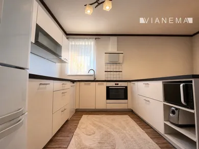 Na predaj dom, 195 m², Kútniky