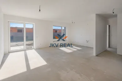 Na predaj 2-izbový byt, 56 m², Dvorníky