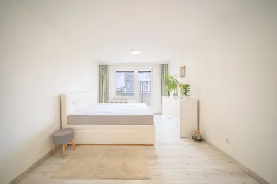 Na predaj 2-izbový byt, 63 m², Bratislava-Petržalka, Vranovská