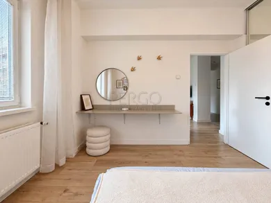 Na prenájom 2-izbový byt, 69 m², Bratislava-Staré Mesto, Záhradnícka