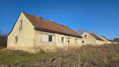 Na predaj dom, Šahy, Hangyás