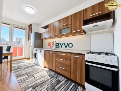 Na predaj 4-izbový byt, 89 m², Bratislava-Karlova Ves, Veternicová