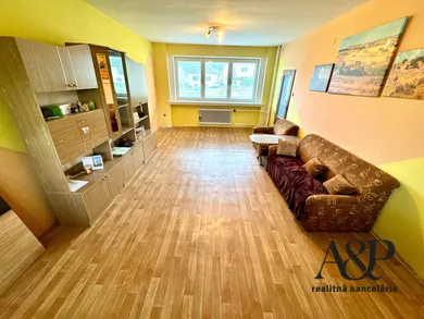 Na predaj dom, 190 m², Dolný Lopašov
