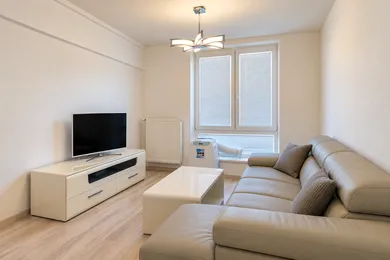 Na predaj 1-izbový byt, 48 m², Nitra, Damborského