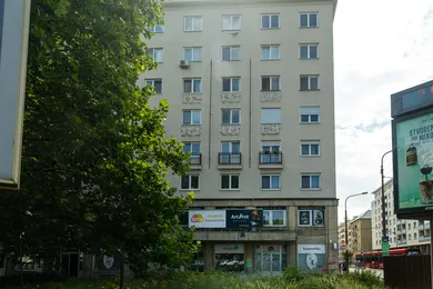 Na predaj komerčné, 728 m², Bratislava-Staré Mesto, Karadžičova