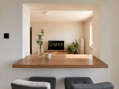 Na predaj 4-izbový byt, 80 m², Sekule