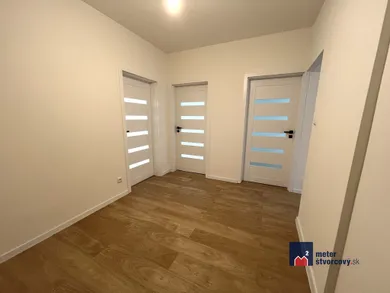 Na predaj 3-izbový byt, 68 m², Žilina, Ústecká