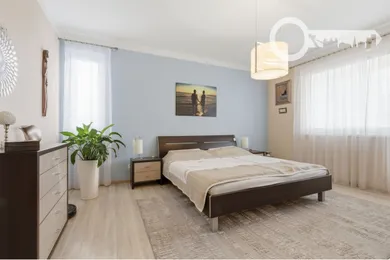Byty na predaj 4-izbový, Bratislava-Nové Mesto · €430 000
