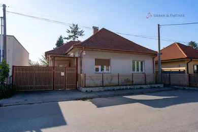 Eladó házak, 3-szobás, Senec · €349 900