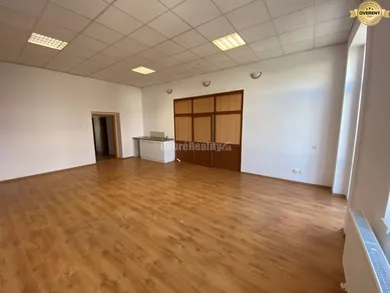 Na prenájom komerčné, 50 m², Rimavská Sobota, Hlavné námestie