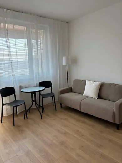Na prenájom 2-izbový byt, 45 m², Bratislava-Petržalka, Blagoevova