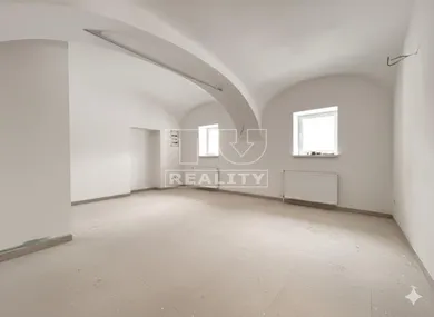 Na predaj objekt, 42 m², Nitra
