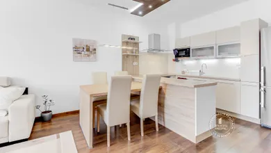 Na prenájom 2-izbový byt, 57 m², Bratislava-Ružinov, Hraničná
