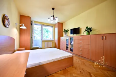 Na predaj 2-izbový byt, 66 m², Hlohovec, Vinohradská