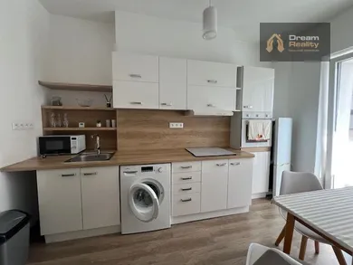 Na prenájom 2-izbový byt, 53 m², Žilina, Republiky