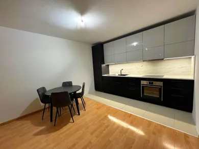Byty na prenájom 2-izbový, Bratislava-Devínska Nová Ves · €650