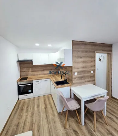 Na predaj 1-izbový byt, 30 m², Banská Bystrica