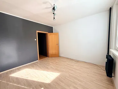 Na predaj 3-izbový byt, 74 m², Bratislava-Petržalka, Mlynarovičova