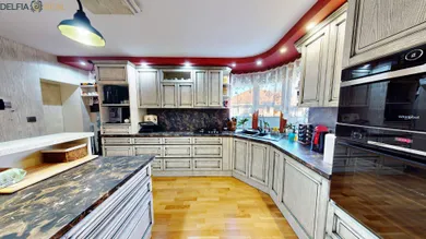 Domy na predaj 8-izbový, Horné Saliby · €310 000