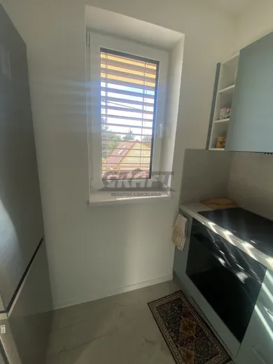 Na prenájom 2-izbový byt, 63 m², Bratislava-Ružinov, Bočná