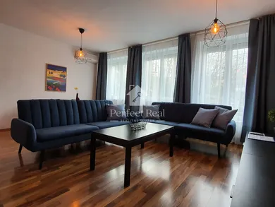 Byty na prenájom 3-izbový, Bratislava-Staré Mesto · €1 000