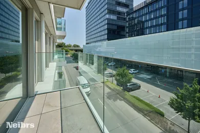 Na predaj 4-izbový byt, 100 m², Bratislava-Petržalka, Krasovského