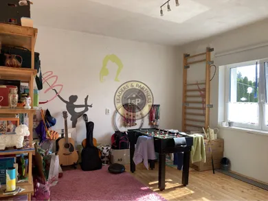 Na predaj 6-izbový dom, 400 m², Bezenye