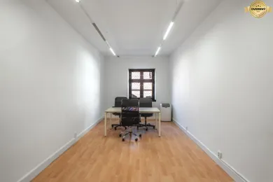 Na prenájom komerčné, 20 m², Bratislava-Staré Mesto, Michalská