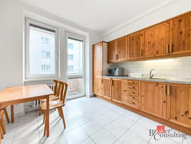 Na prenájom 3-izbový byt, 75 m², Bratislava-Staré Mesto, Björnsonova