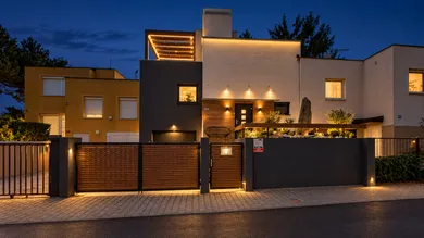 Na predaj 4-izbový dom, 139 m², Senec
