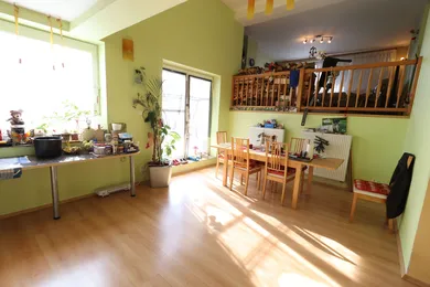 Na predaj 7-izbový dom, 392 m², Podkonice