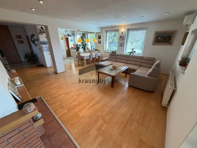 Na predaj 5-izbový dom, 223 m², Miloslavov, Chmeľová