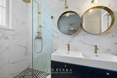 Na predaj 5-izbový byt, 151 m², Bratislava-Staré Mesto, Mudroňova