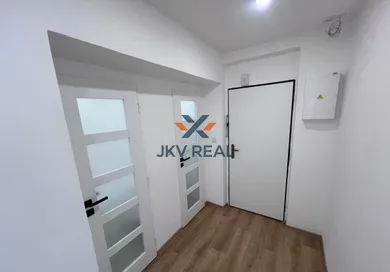 Na predaj 3-izbový byt, 68 m², Piešťany, Vážska