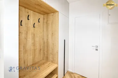 Na prenájom 2-izbový byt, 51 m², Bratislava-Nové Mesto, Pionierská