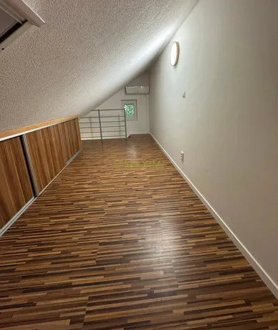Na predaj 1-izbový byt, 40 m², Most pri Bratislave, Bratislavská