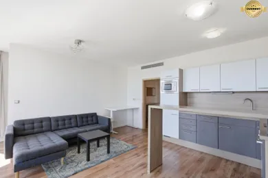 Na predaj 2-izbový byt, 53 m², Bratislava-Petržalka, Kopčianska