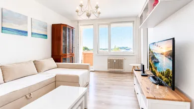 Na prenájom 2-izbový byt, 51 m², Bratislava-Podunajské Biskupice