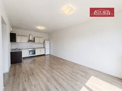 Na prenájom 2-izbový byt, 43 m², Martin, Zvolenská
