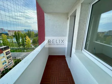 Na predaj 3-izbový byt, 60 m², Bratislava-Dúbravka, Karola Adlera