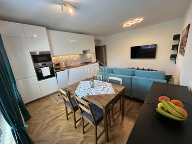 Na prenájom 3-izbový byt, 72 m², Bratislava-Ružinov, Miletičova