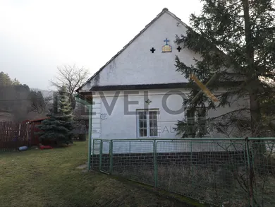 Na predaj 1-izbový dom, 250 m², Plavecký Mikuláš