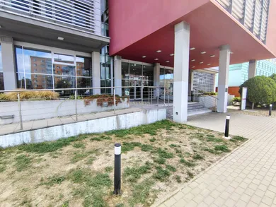 Na prenájom komerčné, 67 m², Bratislava-Ružinov, Bajkalská